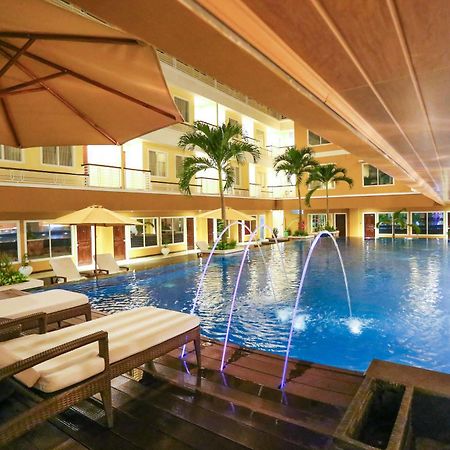 Sylvia Hotel Premier Kupang Kupang  Exteriör bild