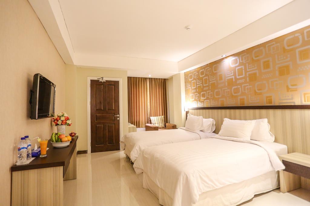 Sylvia Hotel Premier Kupang Kupang  Rum bild