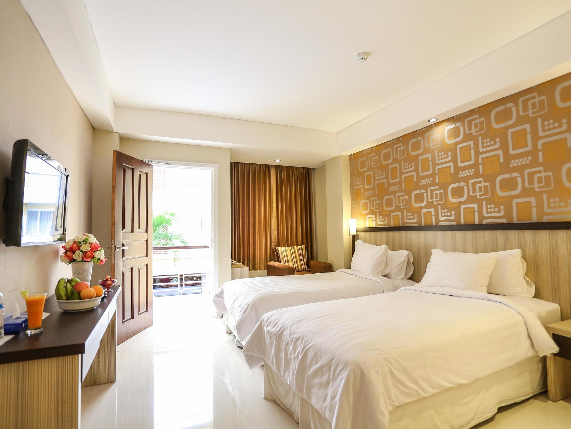 Sylvia Hotel Premier Kupang Kupang  Exteriör bild