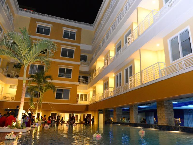 Sylvia Hotel Premier Kupang Kupang  Exteriör bild